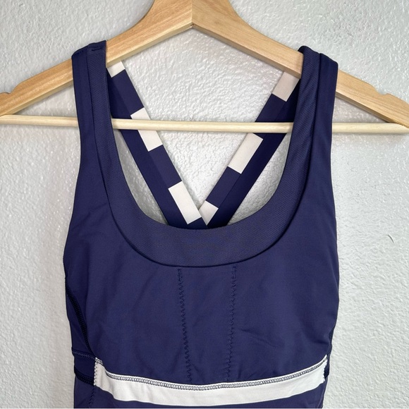 Lululemon Stuff Your Bra Tank II Workout Tank Top Blue White Stripe Women’s 6 - Picture 4 of 11
